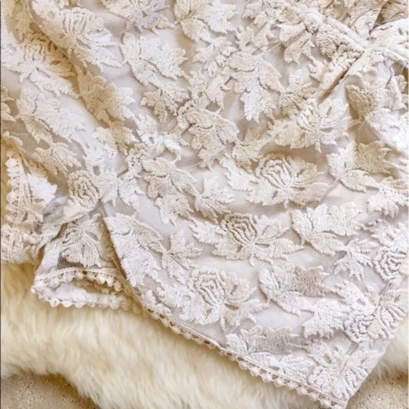 Adelyn Rae Open Back Floral Lace & Crochet Romper - Picture 4 of 8